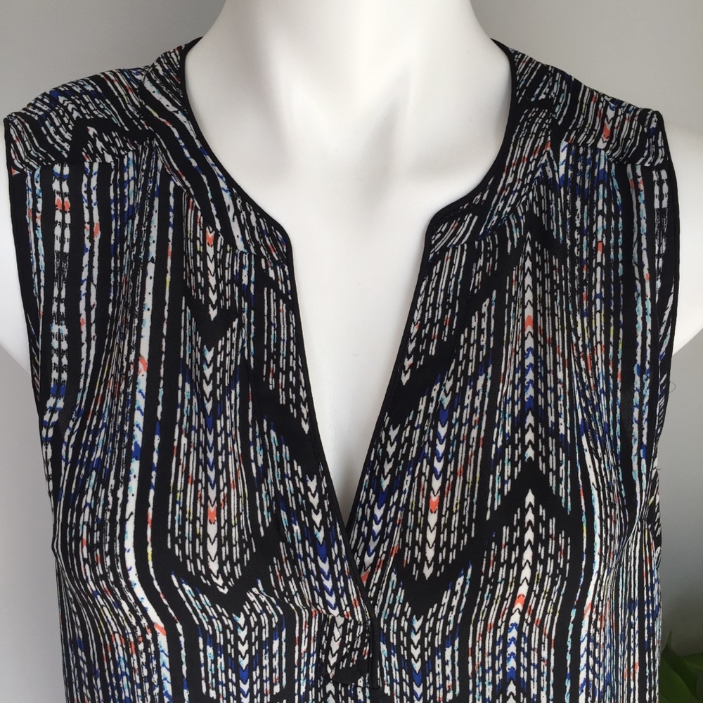 DR2 • Sleeveless Blouse